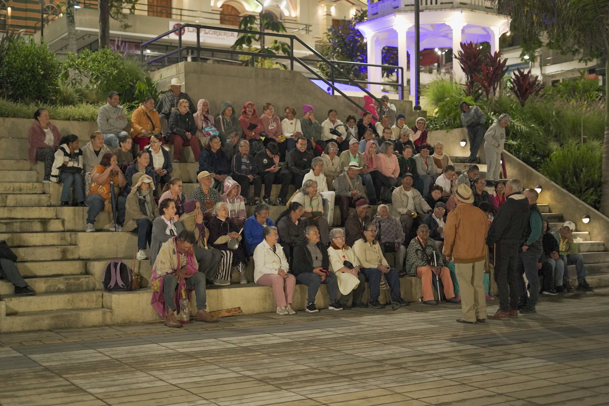 Imagen destacada de 🌄 ¡La alborada nos inspira con la sabiduría de nuestros adultos mayores!