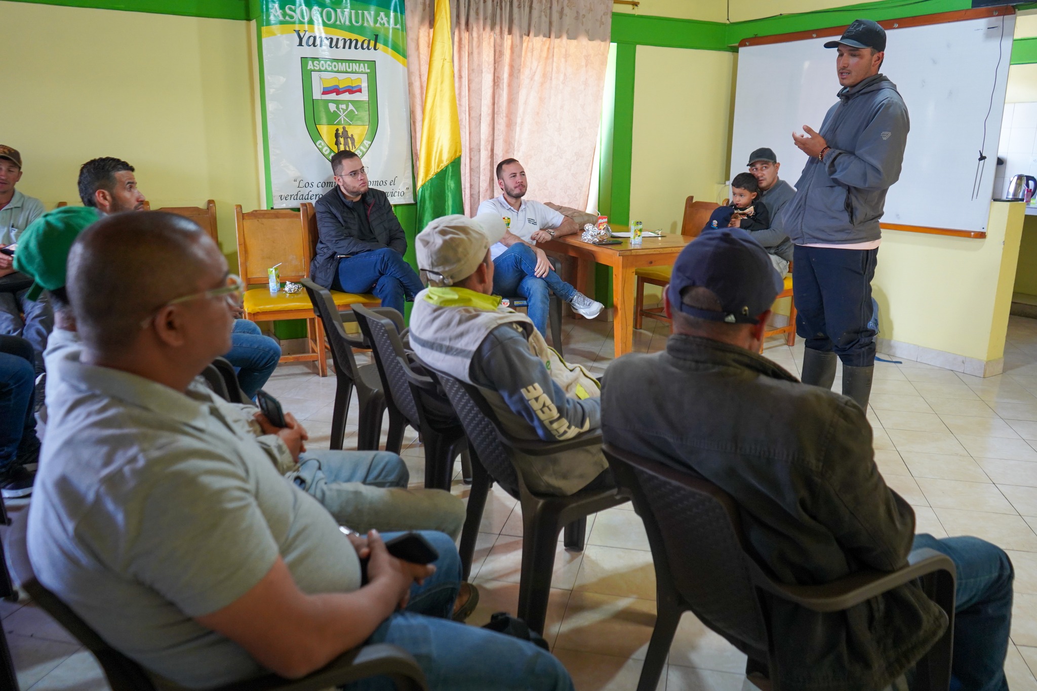 Imagen destacada de 🤝 Diálogo y acción por el campo: Yarumal impulsa la tecnificación del sector ganadero y porcicultor