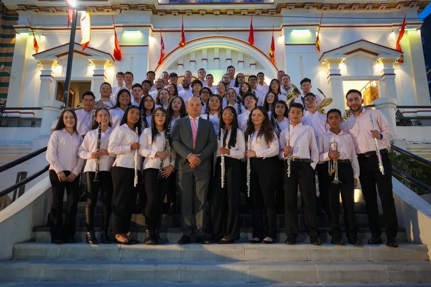 Imagen destacada de 🎶 Música que eleva: Recital sacro en la Basílica Menor celebra fe, arte y patrimonio en Yarumal
