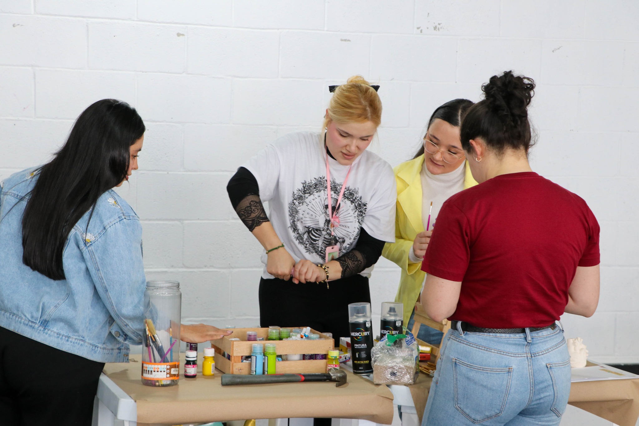 Imagen destacada de 💗 Semana Rosa cerró con arte y sanación: el Taller de Kintsugi tocó corazones en Yarumal