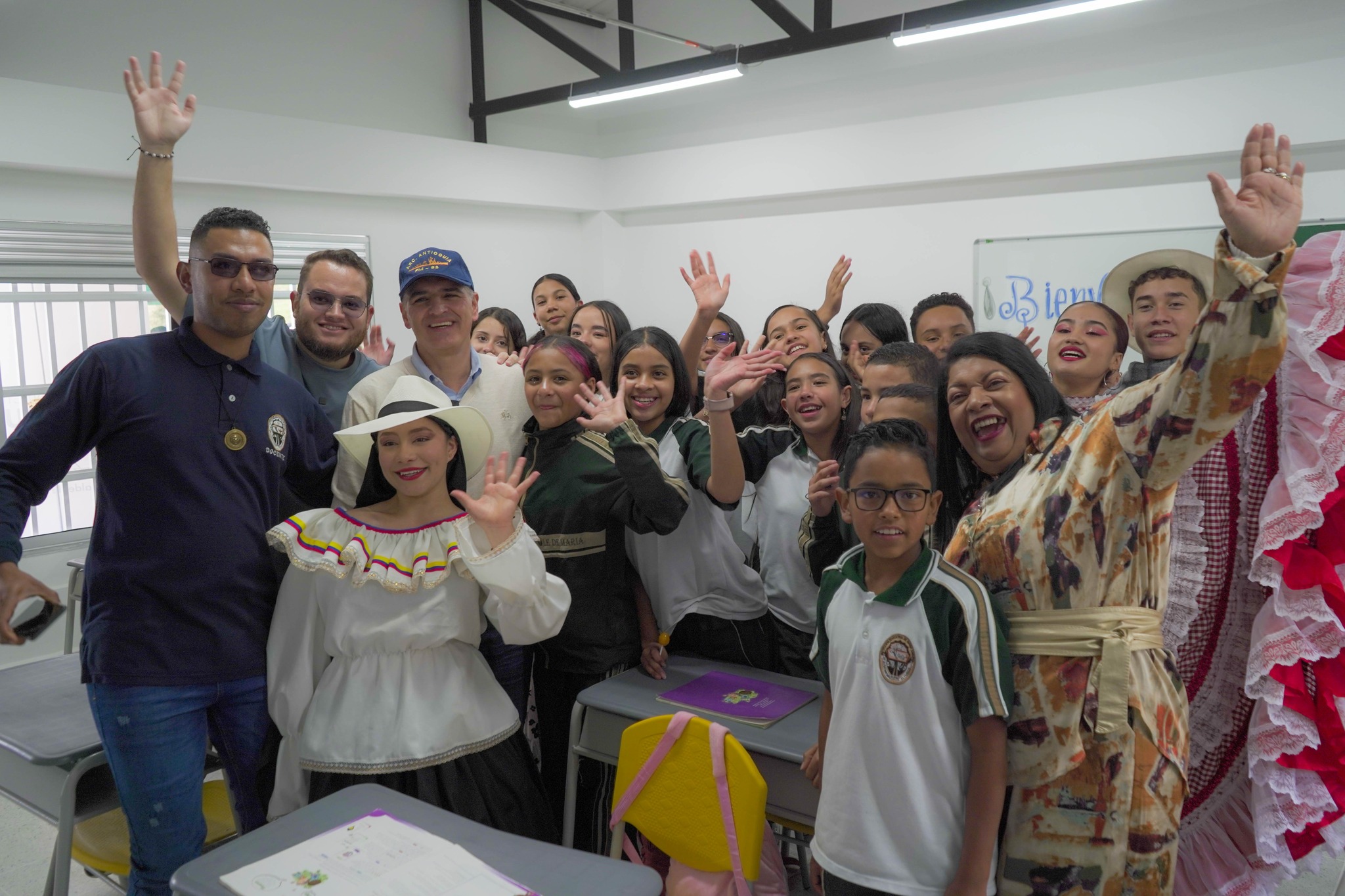 Entrega de la Nueva Escuela La Floresta
