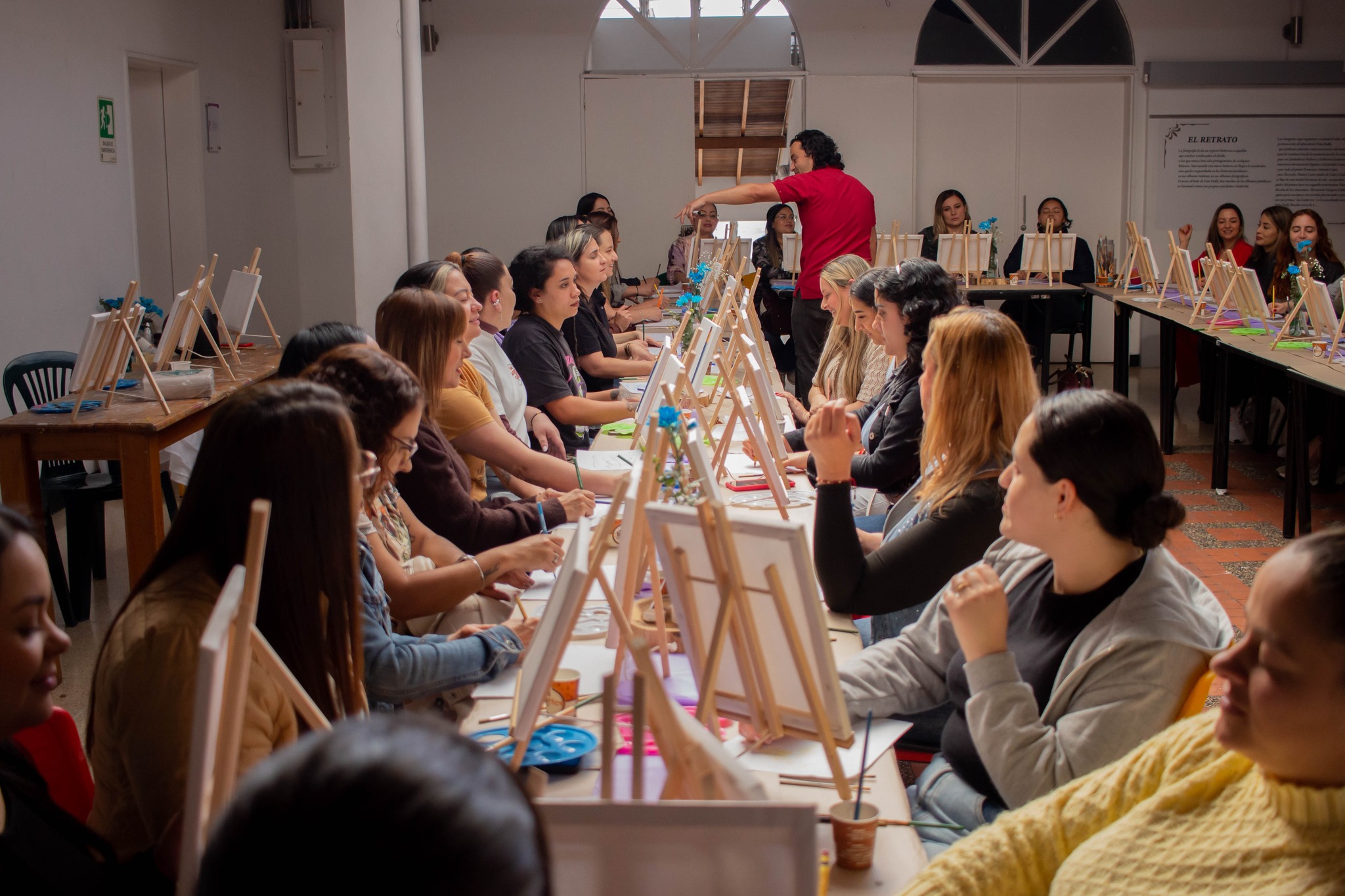 Imagen destacada de Alcaldía de Yarumal Rinde Homenaje a Mujeres Funcionarias con Taller de Pintura 🎨✨🌸